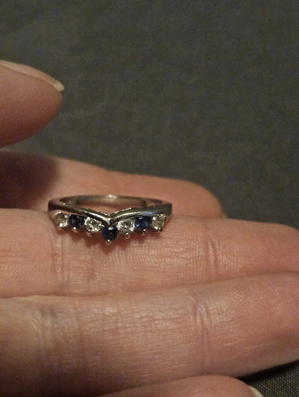 Wishbone Ring V-Shape Silver Tone Blue & White Stones Chevron Band Size 6.75